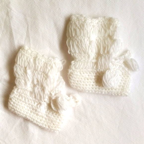 NEW handmade white acrylic knit unisex newborn baby layette 3-piece set - Picture 3 of 7
